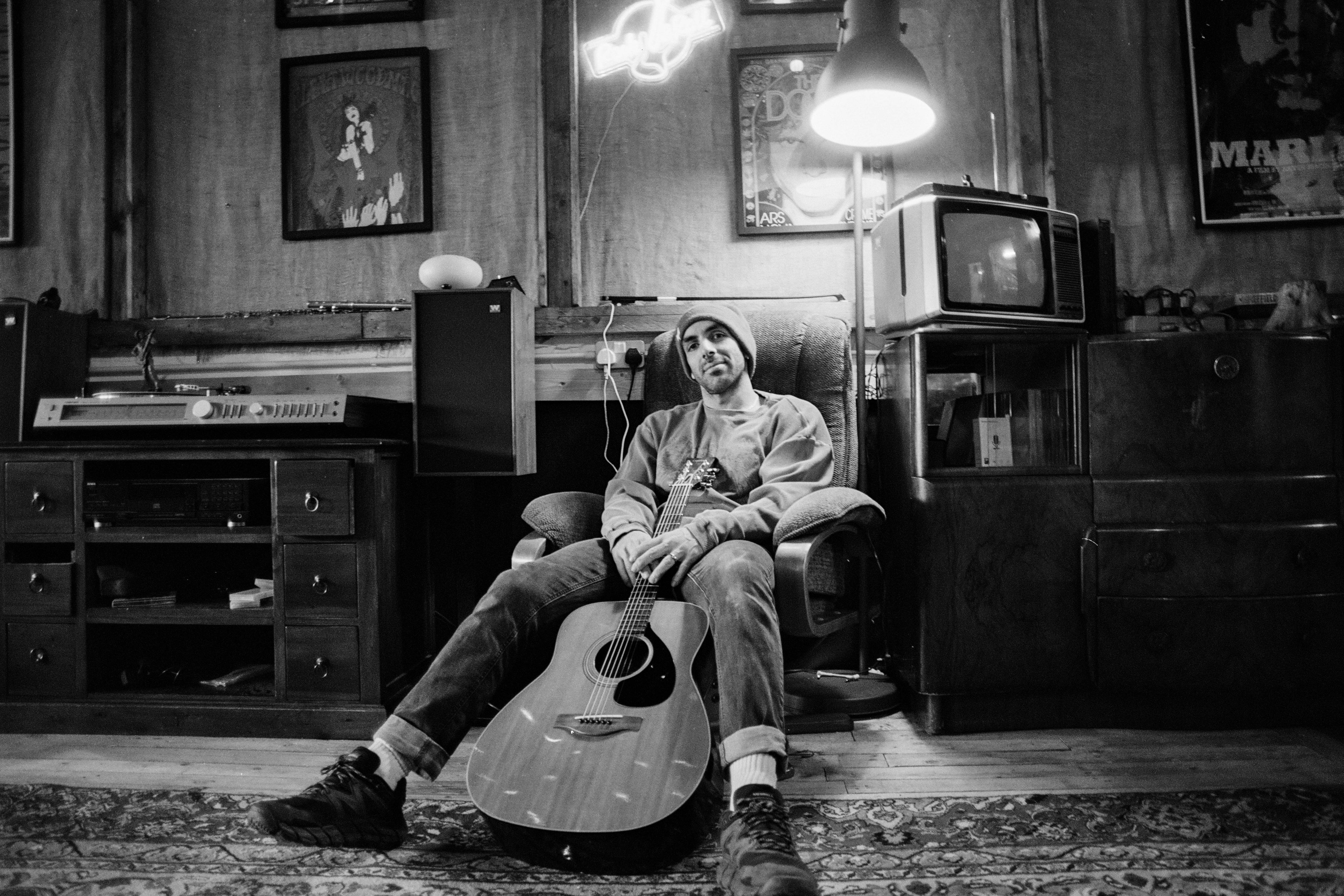 Analog Warmth and Human Tides Combine In Cmon’s New Single