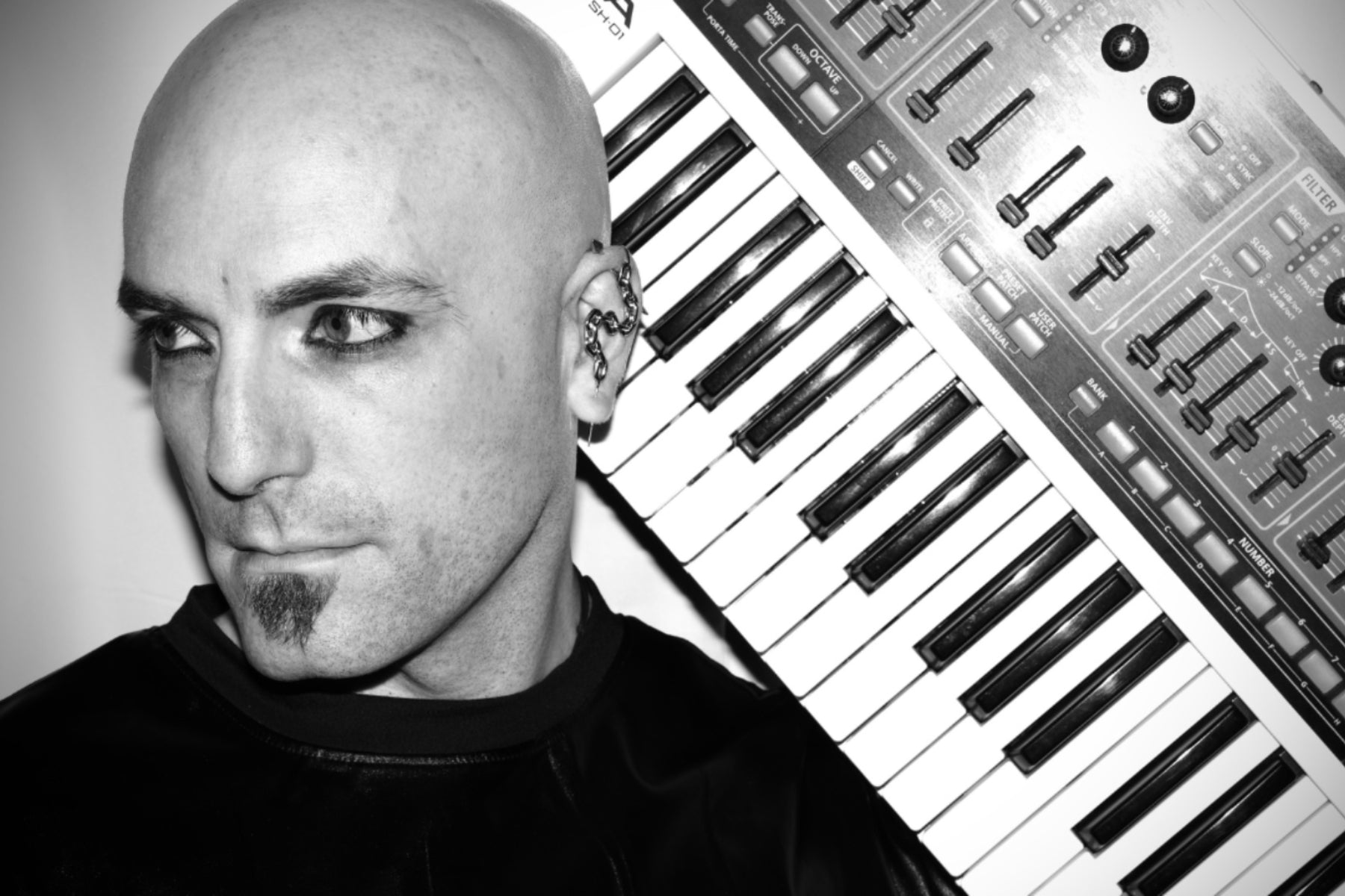 PostOmnis Redefines the Ethereal with His Glitching Digital LP