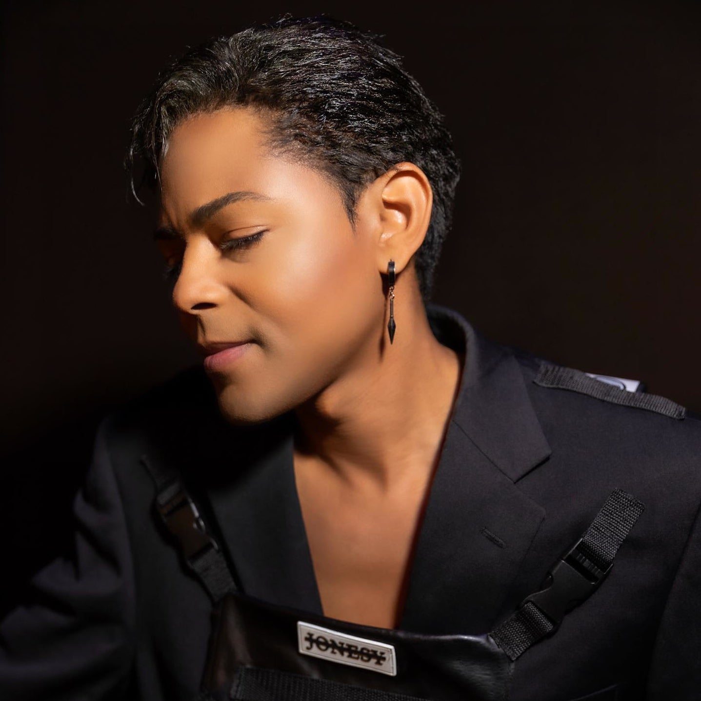 B. Howard – ‘Loud’