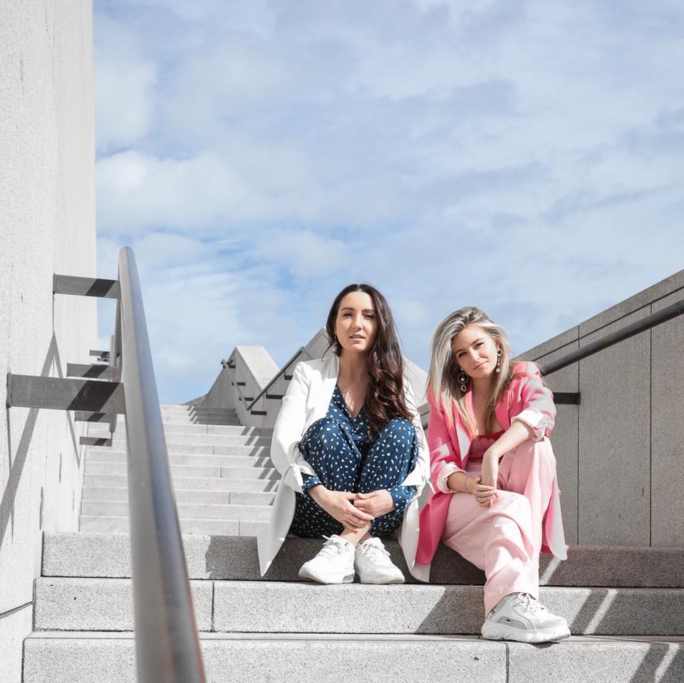CARRON – ‘Lights Up’