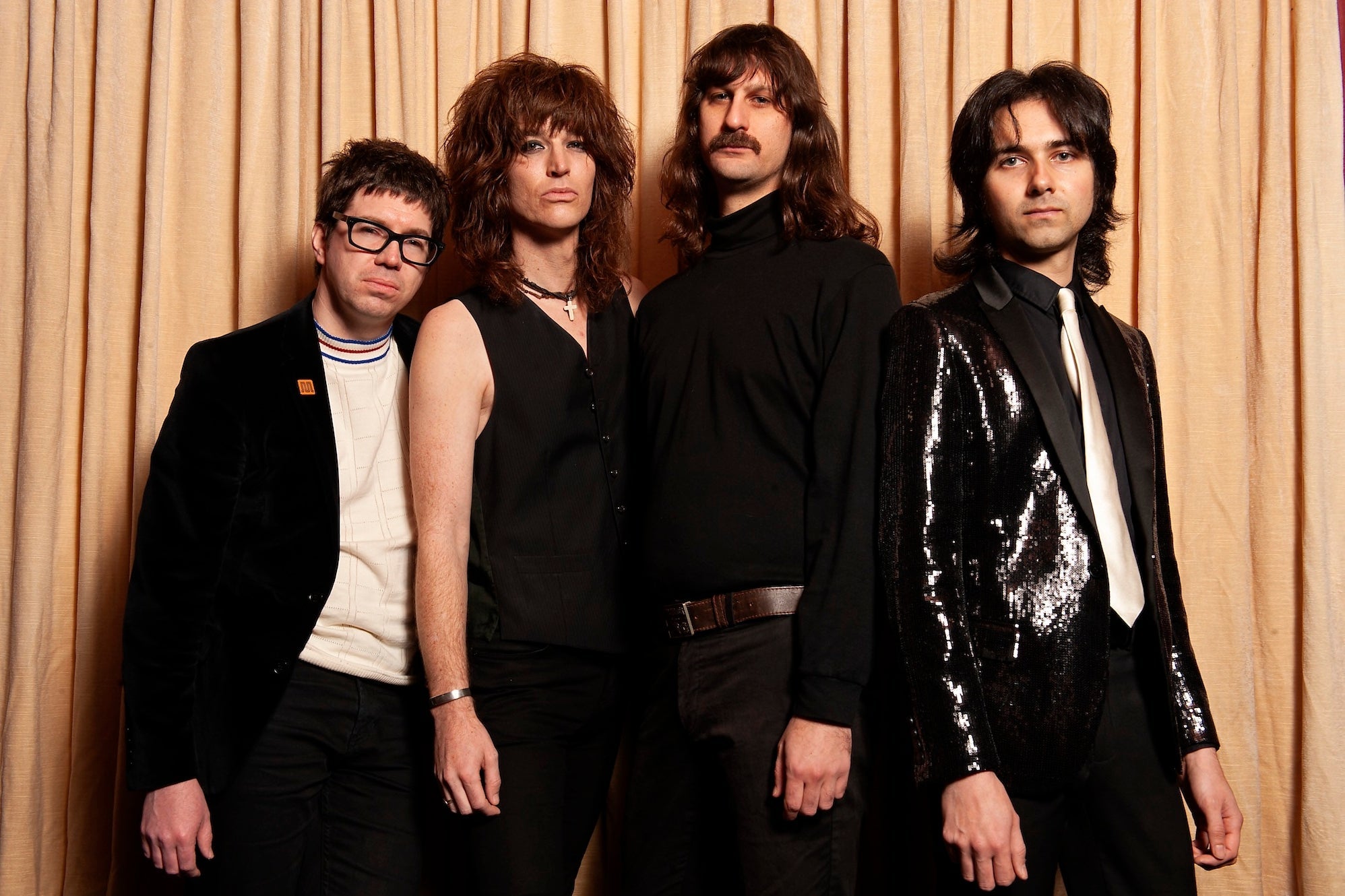 Melbourne's COMEDY Bottle the Glamour and Gloom on Debut Single, 'L.A. Perfume'