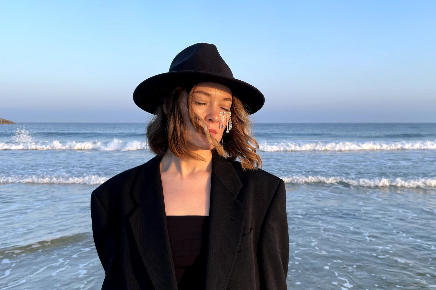 From:Ksusha and DJ Mentol Ignite Dancefloors with The Empowering ‘Catch My Courage’