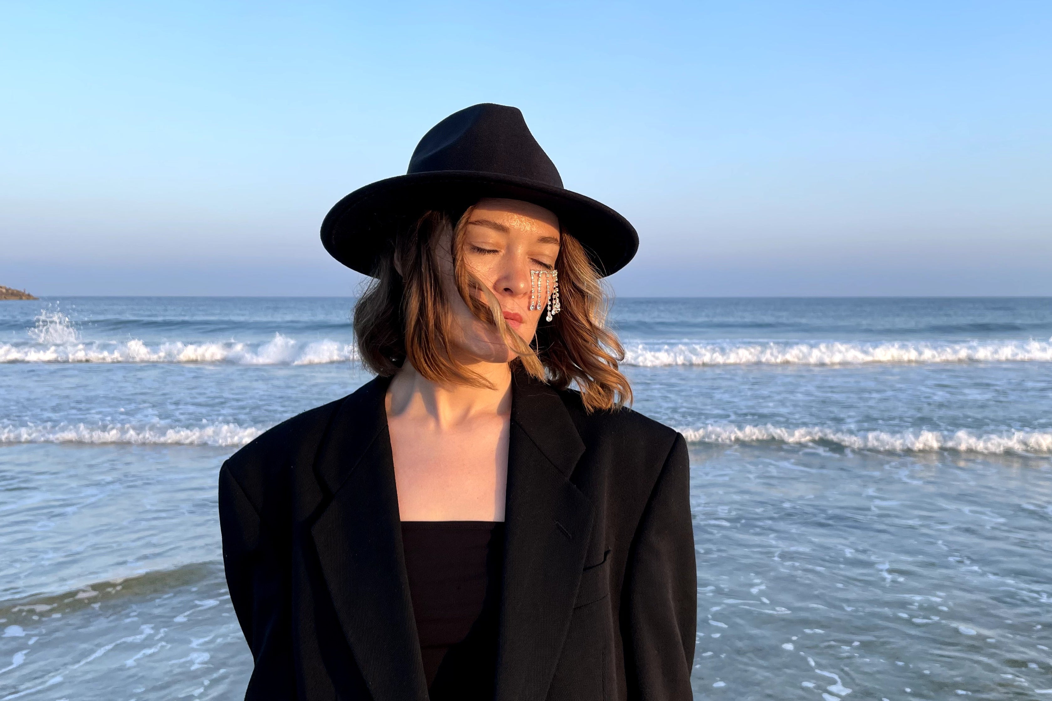 From:Ksusha and DJ Mentol Ignite Dancefloors with The Empowering ‘Catch My Courage’