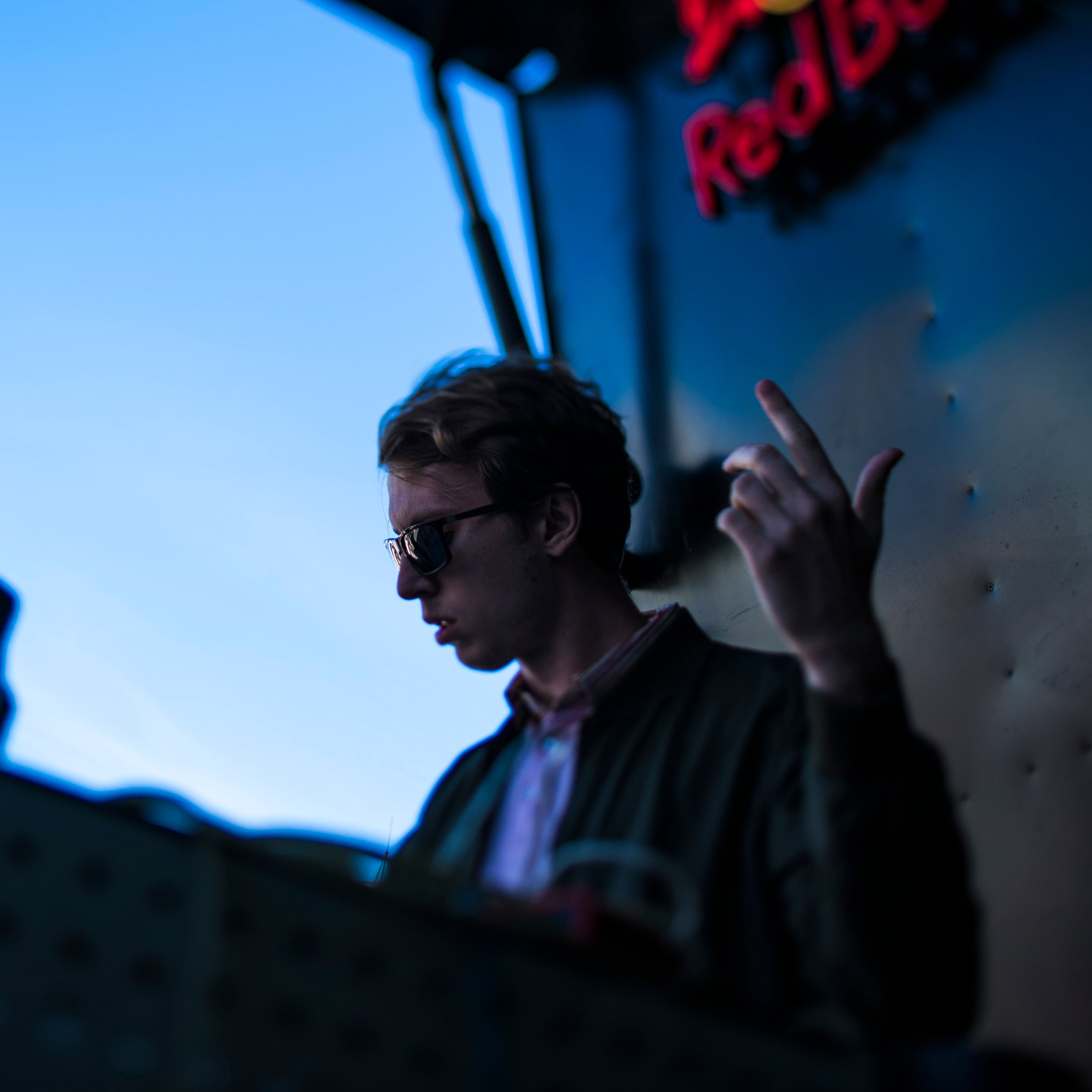 Ian Onis Crafts An Authentic Connection Through New Single 'The Right Choice'