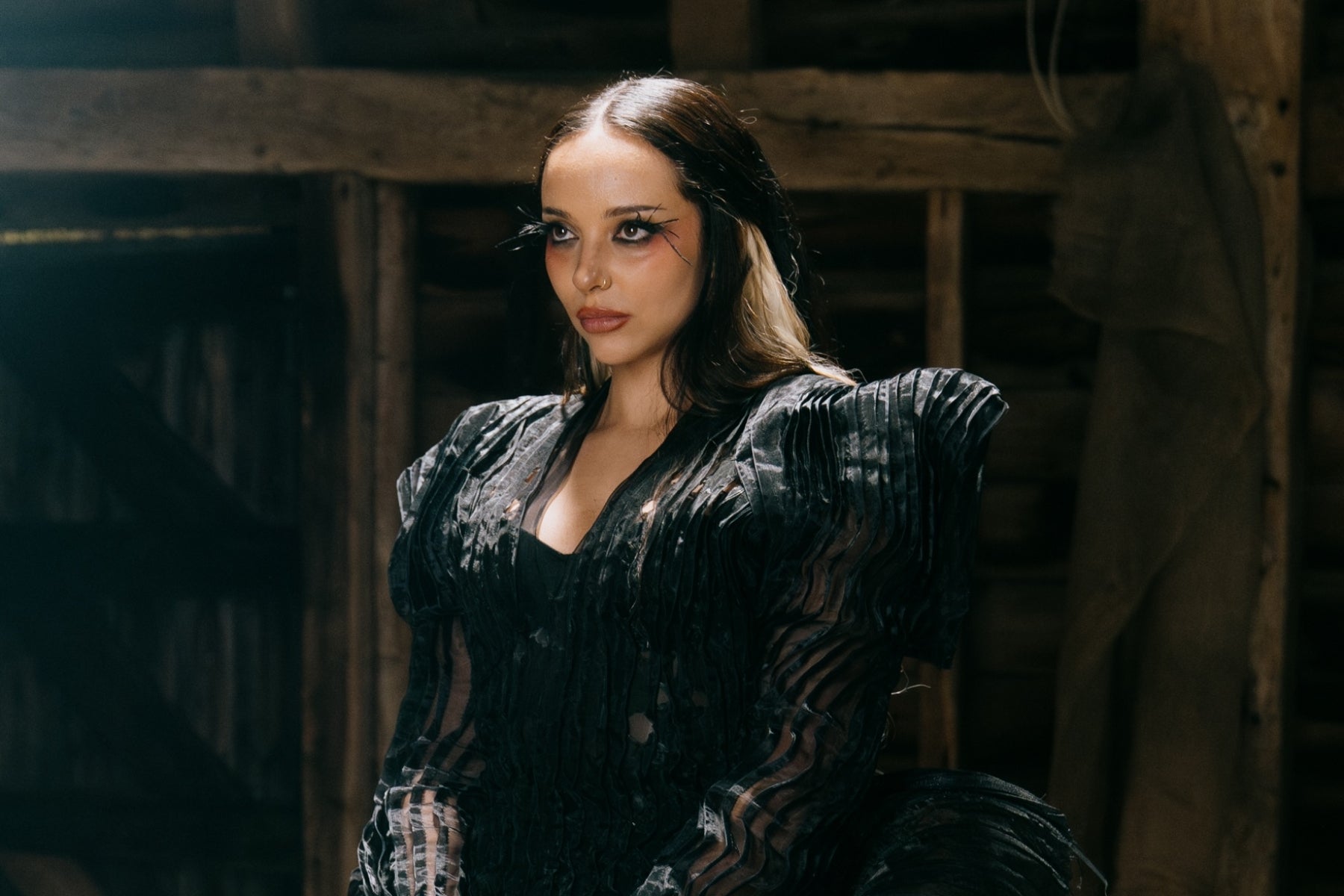 JADE Delivers a Confident and Versatile Triumph with 'That's Showbiz Baby! The Encore'