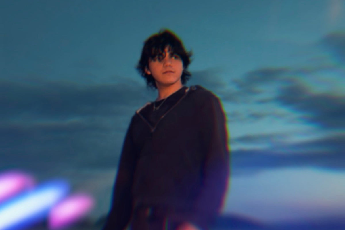 Makaio Huizar Reinvents Bedroom Pop On Electric New Single ‘CLOSET’