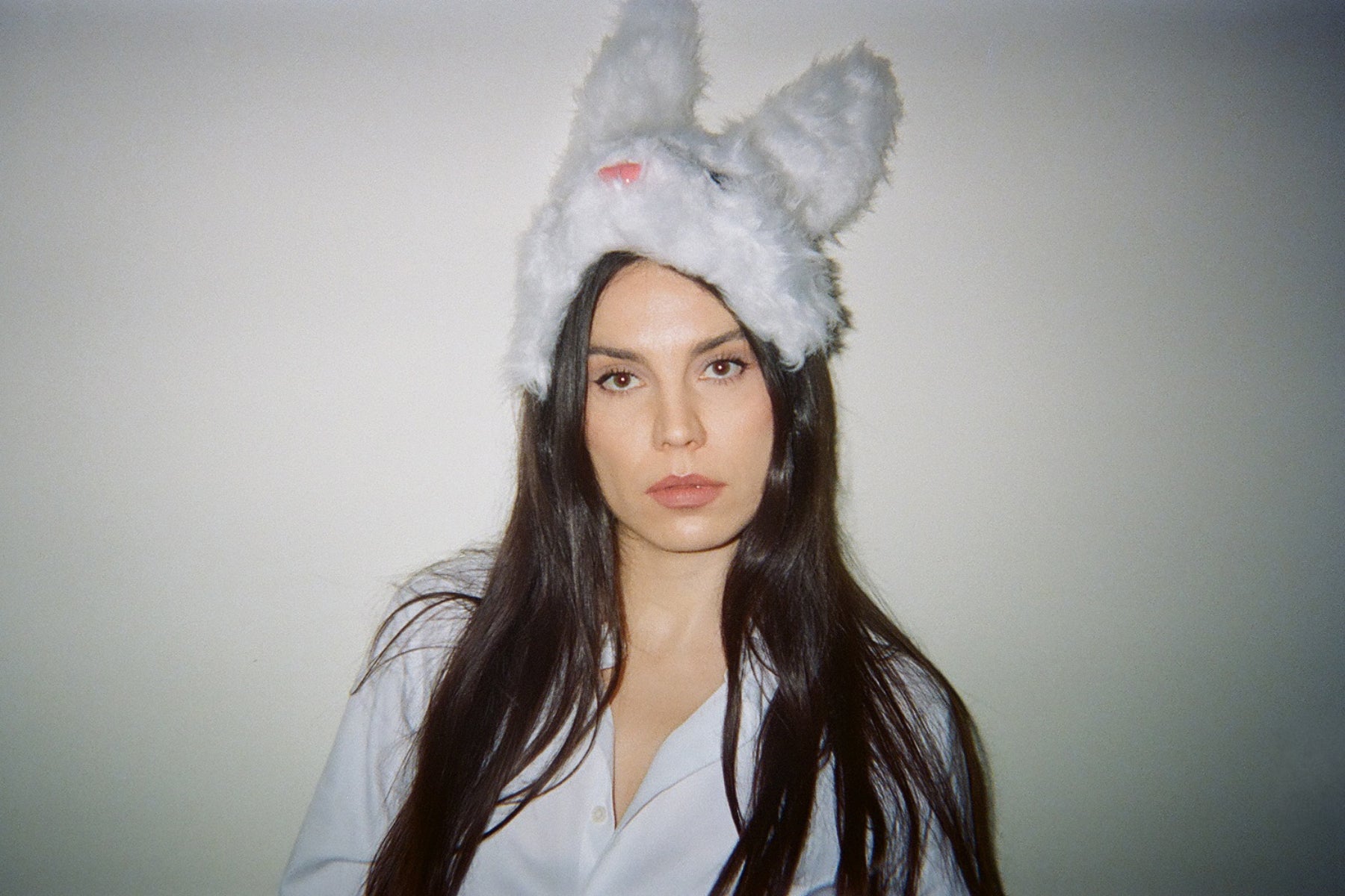 Maya Hollidae's 'Restless' Captures the Echoes of Fading Love