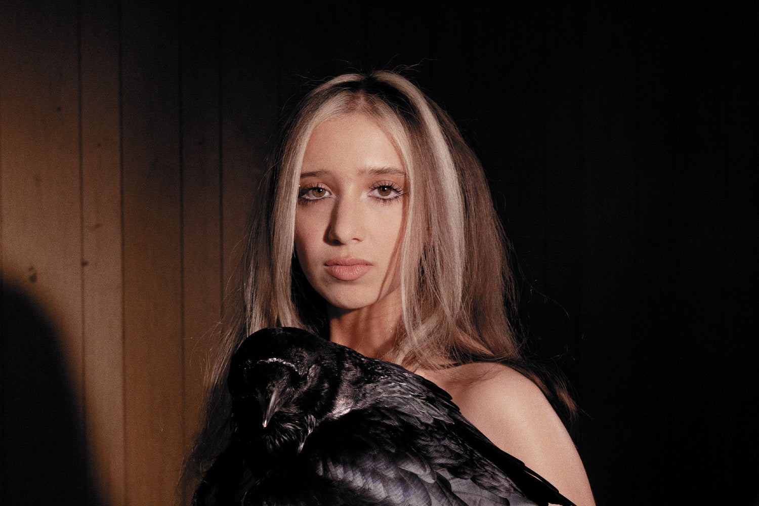 Isabel LaRosa Unleashes Debut Album 'Raven' and Kicks Off Headkine Tour