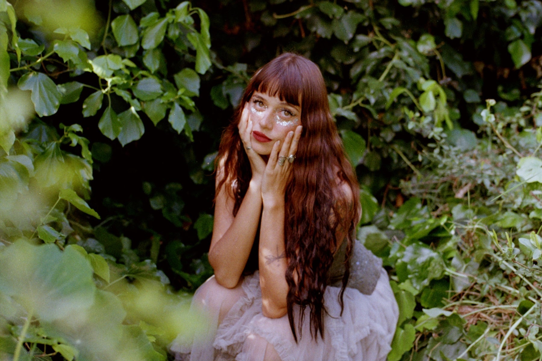 Isabelle Skye’s ‘Kaleidoscope’ Captures the Bittersweet Shift of Modern Romance