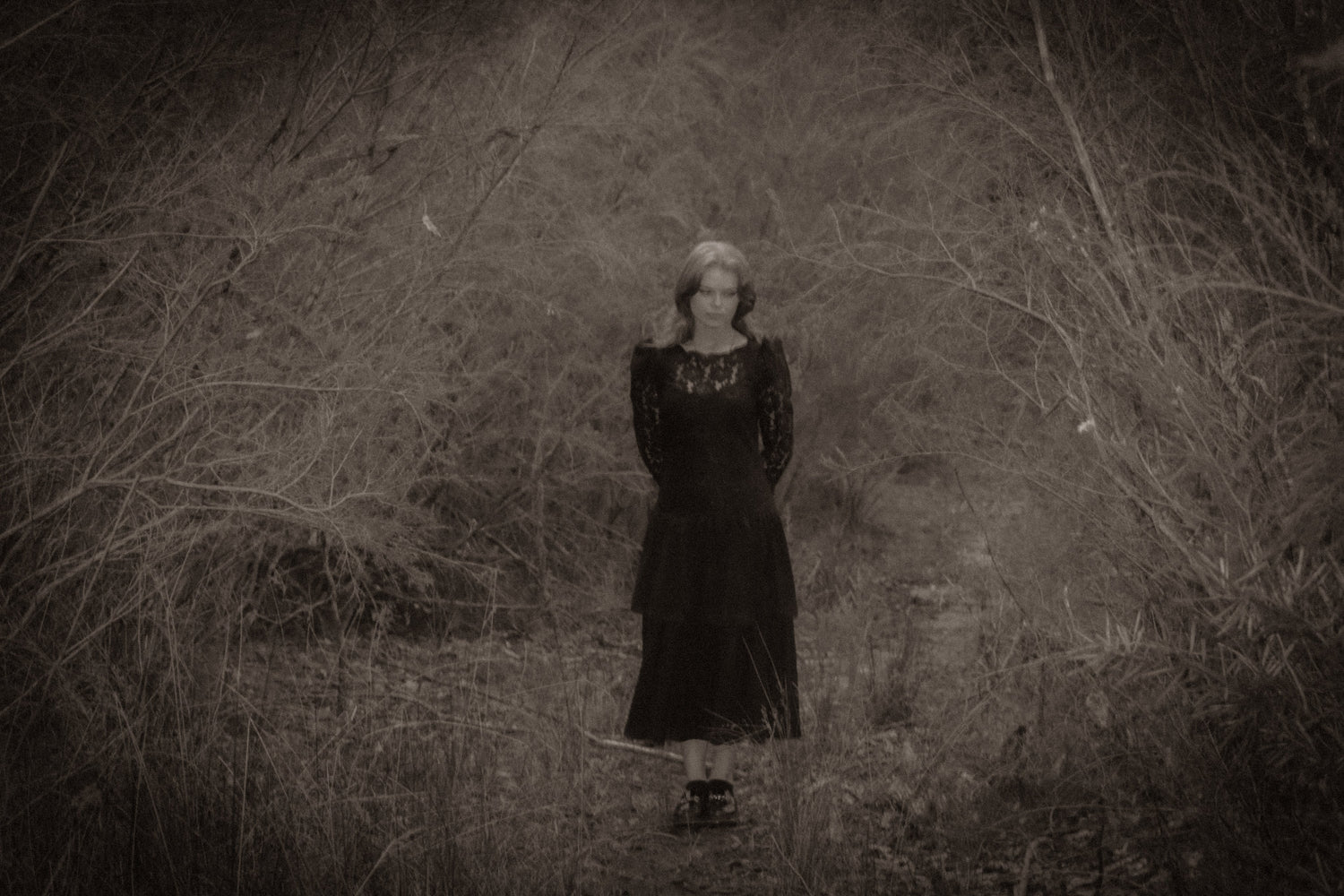 Jean Elliot Draws Us In With New EP ‘Butcher, Lover, Runner’