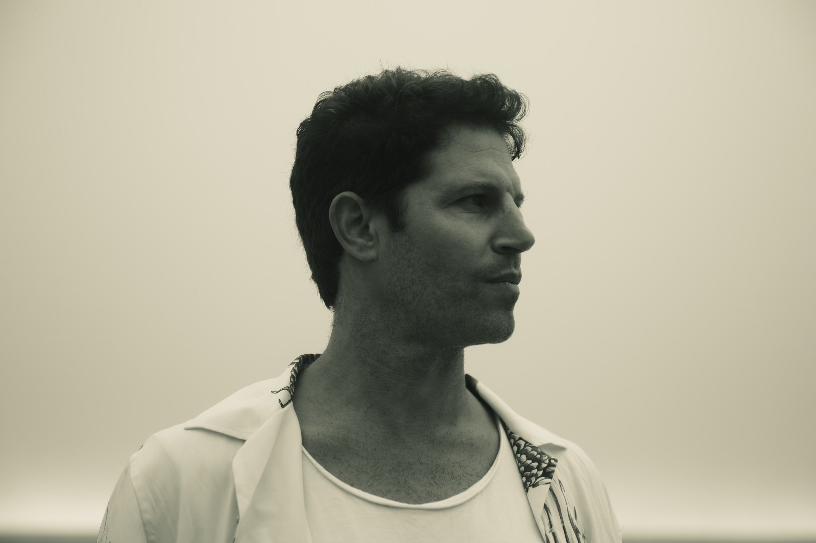 With His New Single, aftercoast Invites Us to ‘Hear It In The Walls’