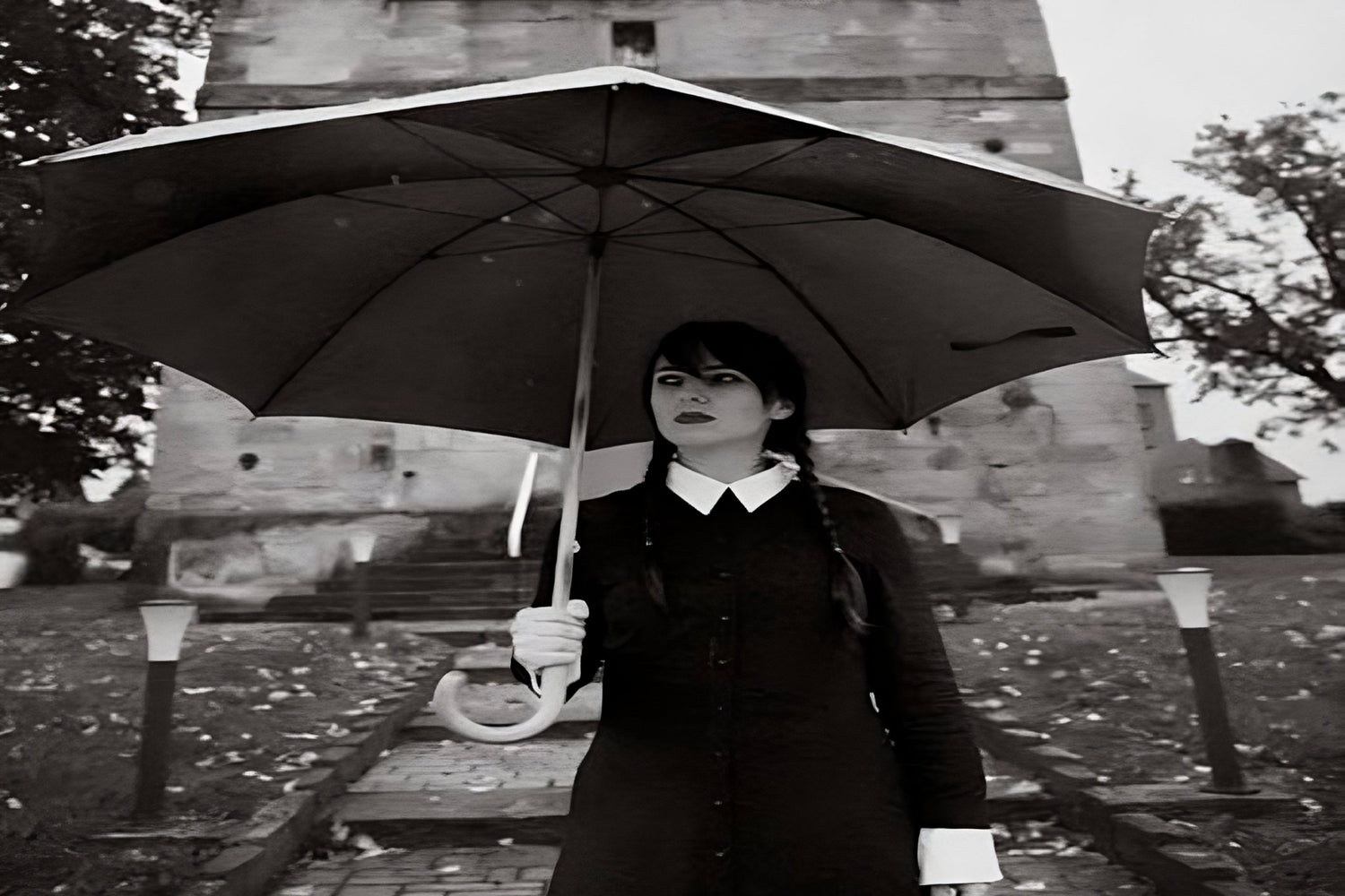 Melbourne's Victorian Darkwave Resurrects 80s Gloom With ‘Dark Disco Romantik’