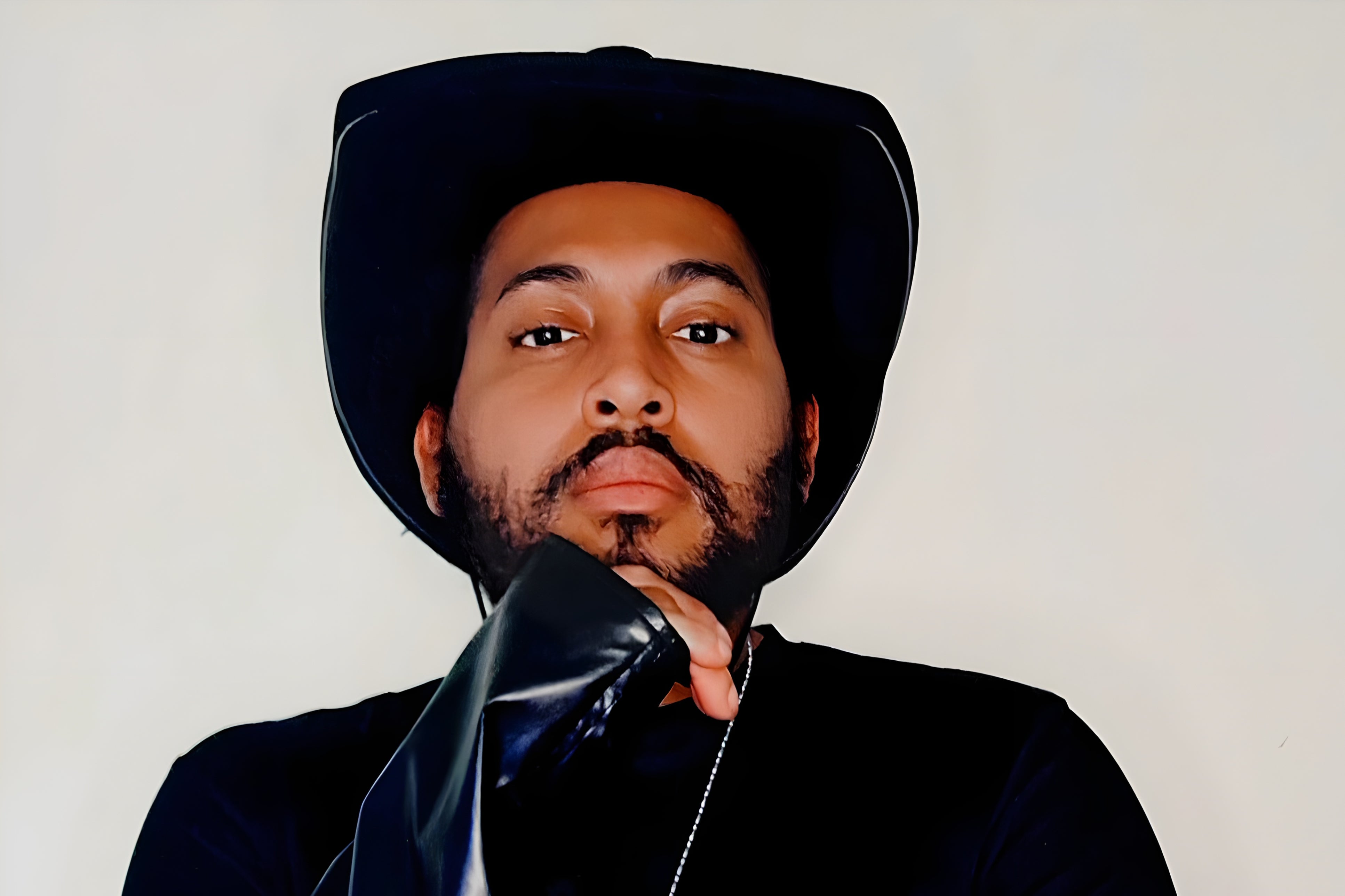 Late Night Confessions Blend With RnB Beats On Travis Marks' '3 AM'