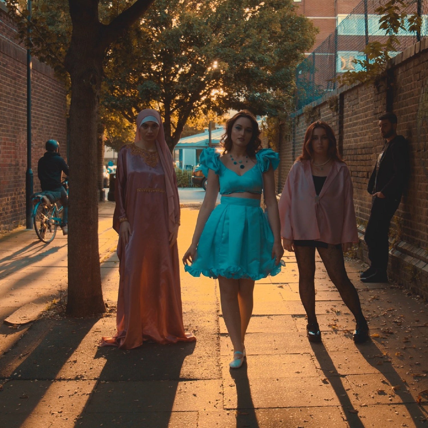 Harry and The Chicks - 'Snakes in The Streets'