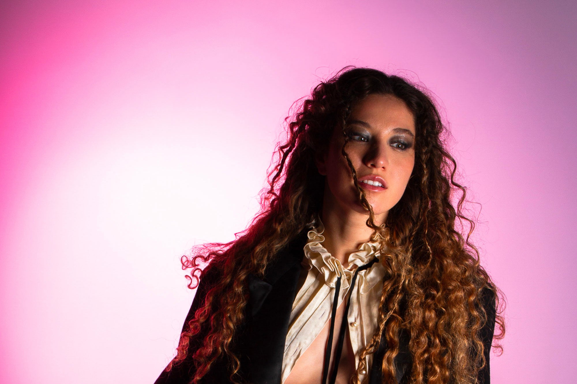 BERENICE Launches Debut Single 'Little Red Heart', a Spaghetti Western Pop Anthem