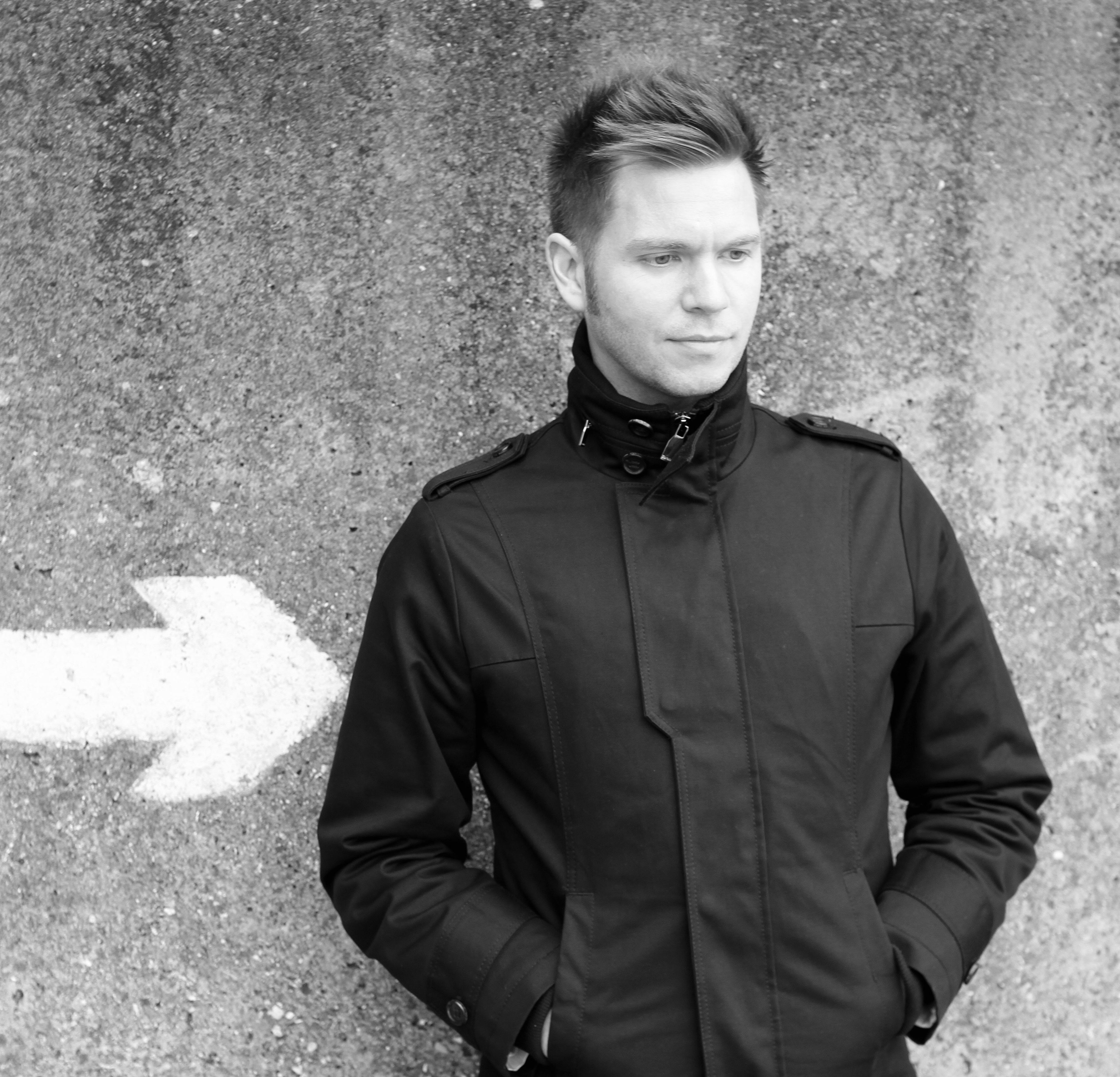 Aptøsrs talks about his upcoming album, emotional soundscapes, and his love of dinosaurs