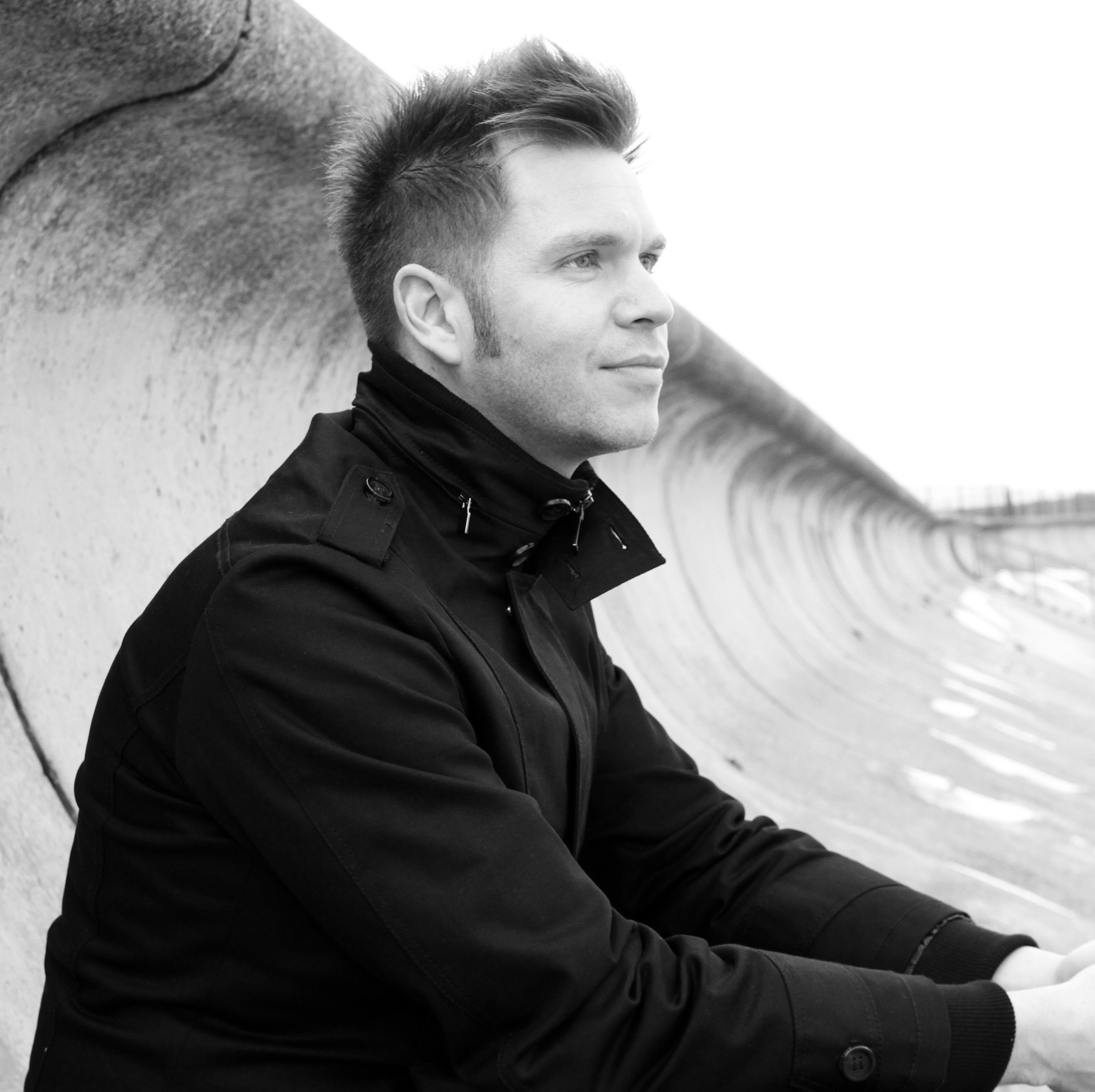 Aptøsrs shares 'Elders' his cinematic blend of bass-heavy synthwave and epic orchestrations
