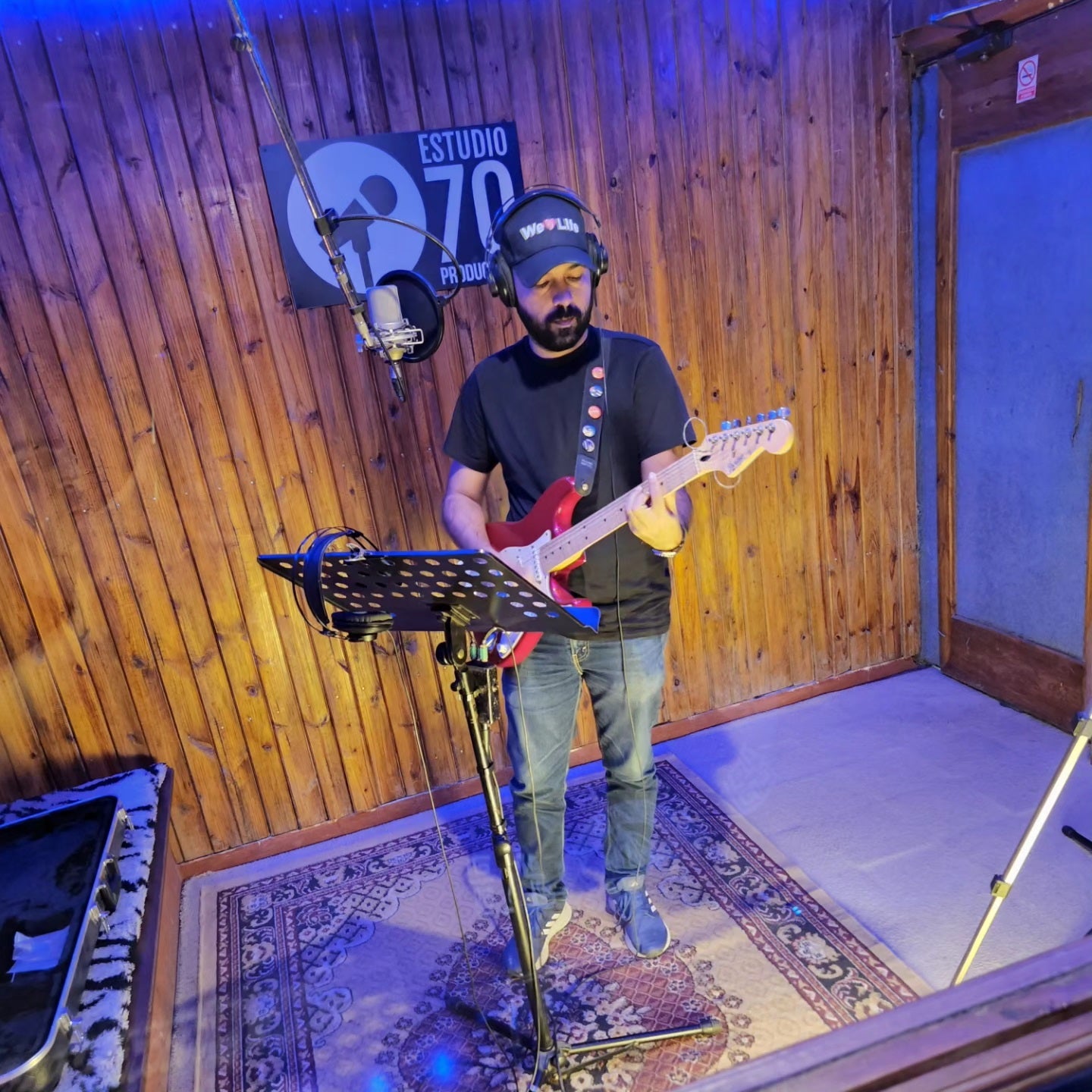 Fi delivers a tender acoustic rendition of his breakthrough single ‘Stay With Me’