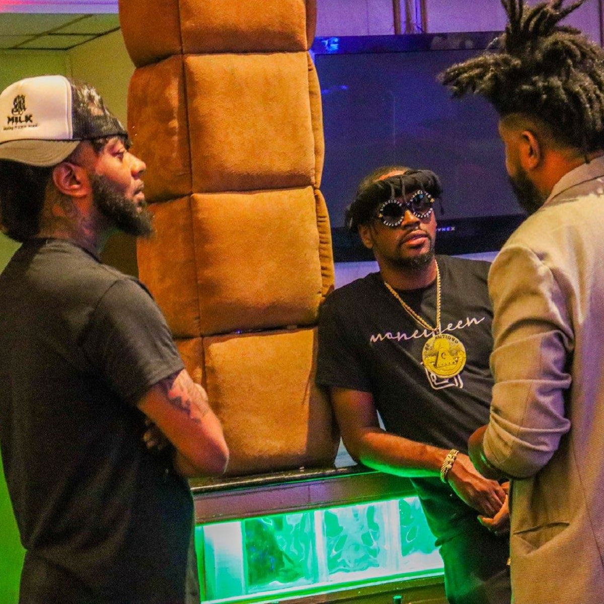Mr. Really Successful – ‘MoneyFeens in Miami’