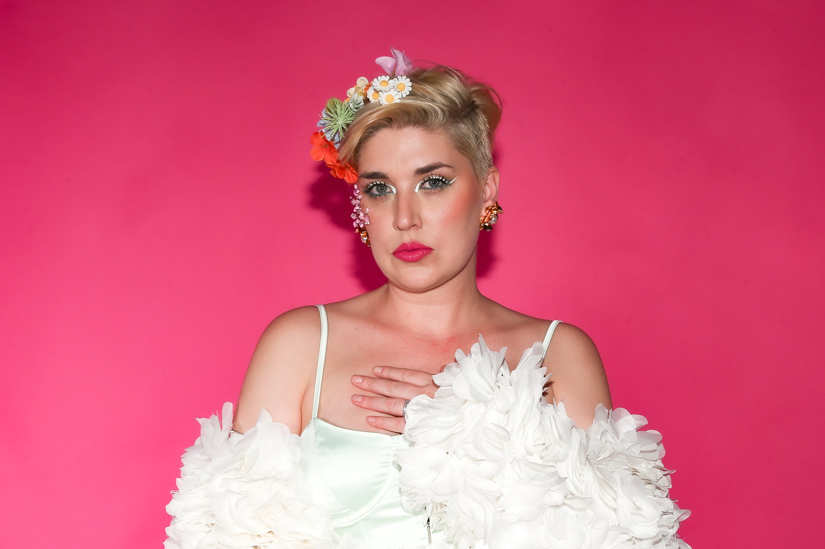 Liv Roskos Set to Release Soul-Stirring Debut EP ‘Growing Pains’