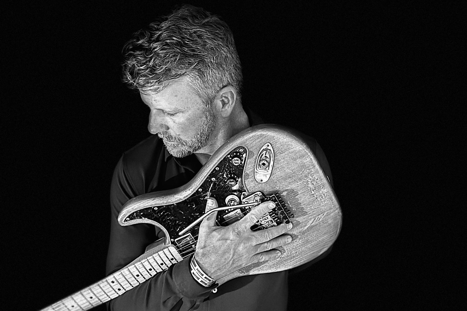 Rising Above the Noise: Everyday Dolores Finds Triumph in ‘Wagmi’