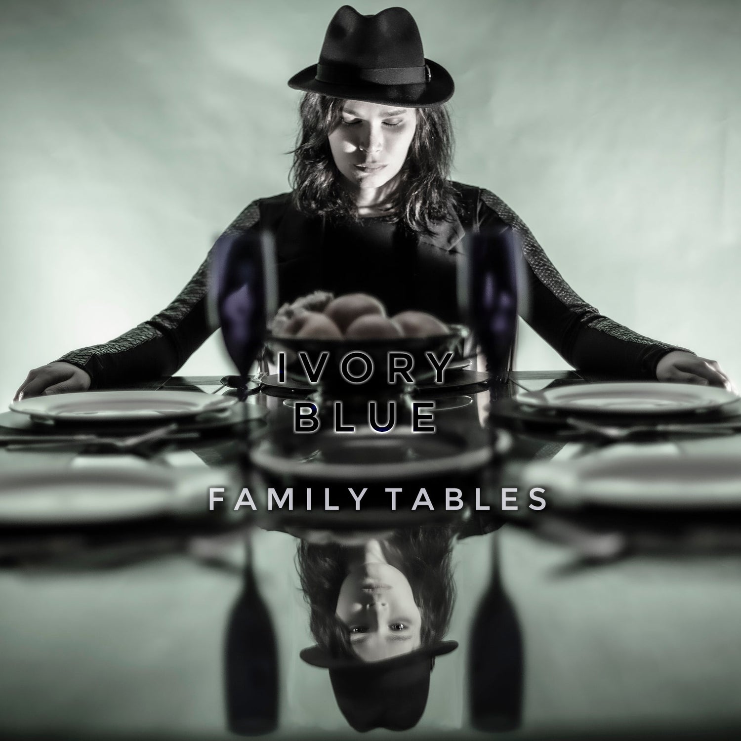 IVORY BLUE – ‘Family Tables’