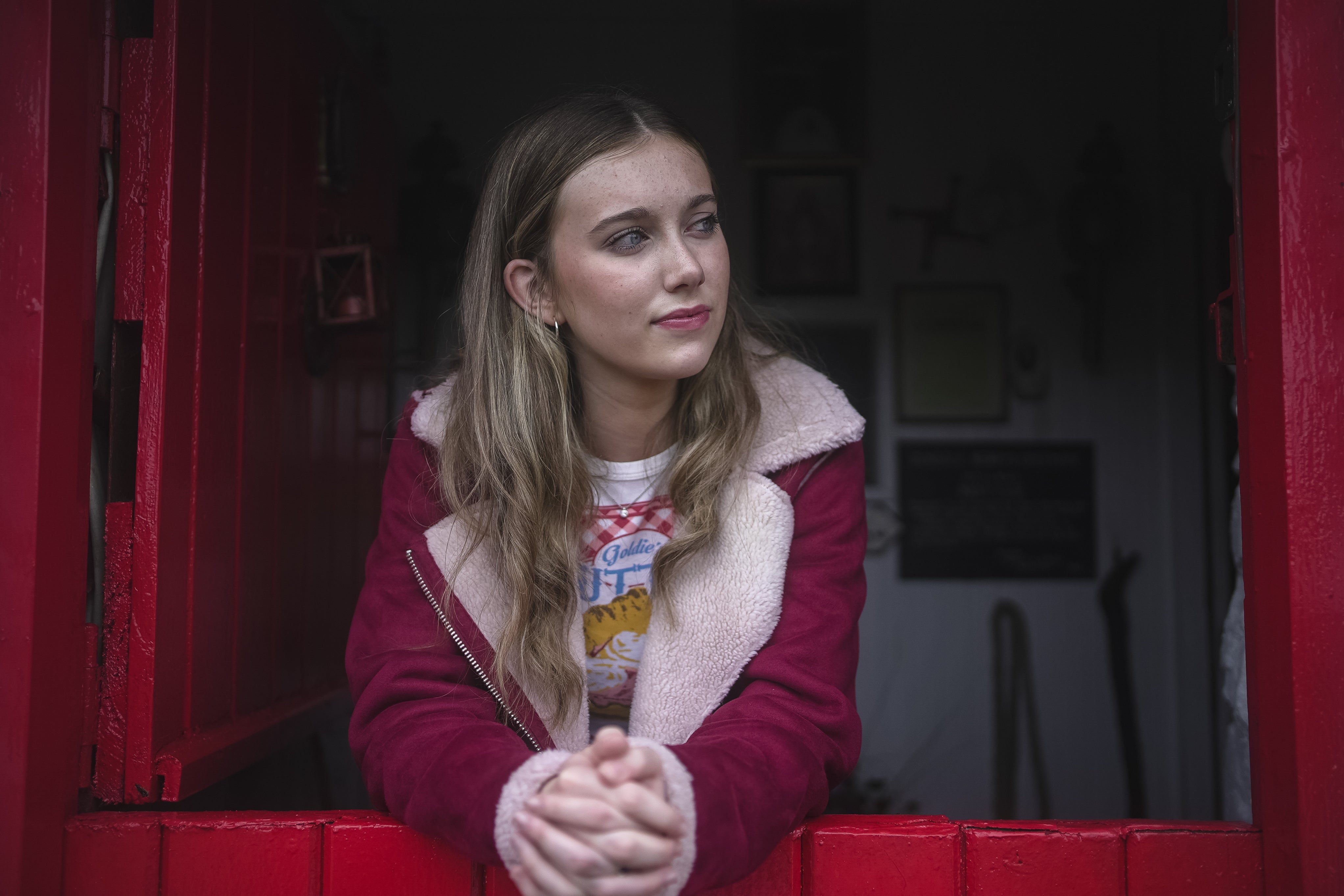 Niamh Noade’s ‘Halcyon’ Finds Gratitude in the Face of Grief