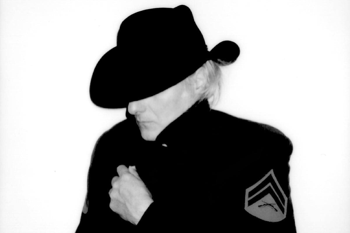 Eric Alexandrakis Delivers Heartfelt Avant-Garde Soundscapes