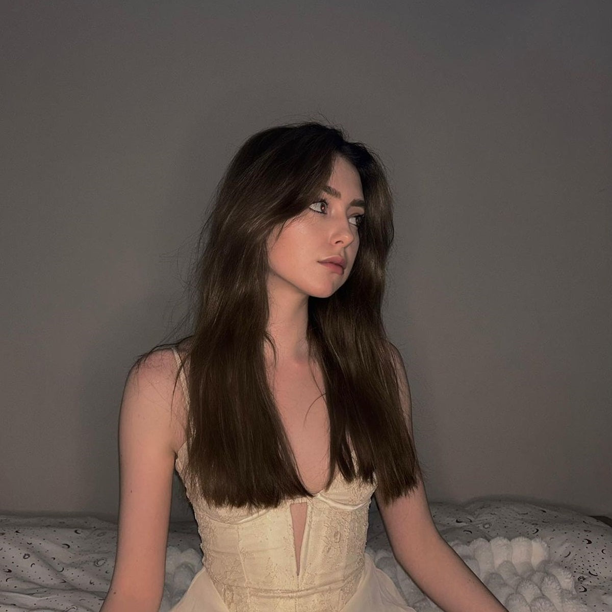 Pixia Evokes '80s Nostalgia and Self-Empowerment with 'Wonderland'