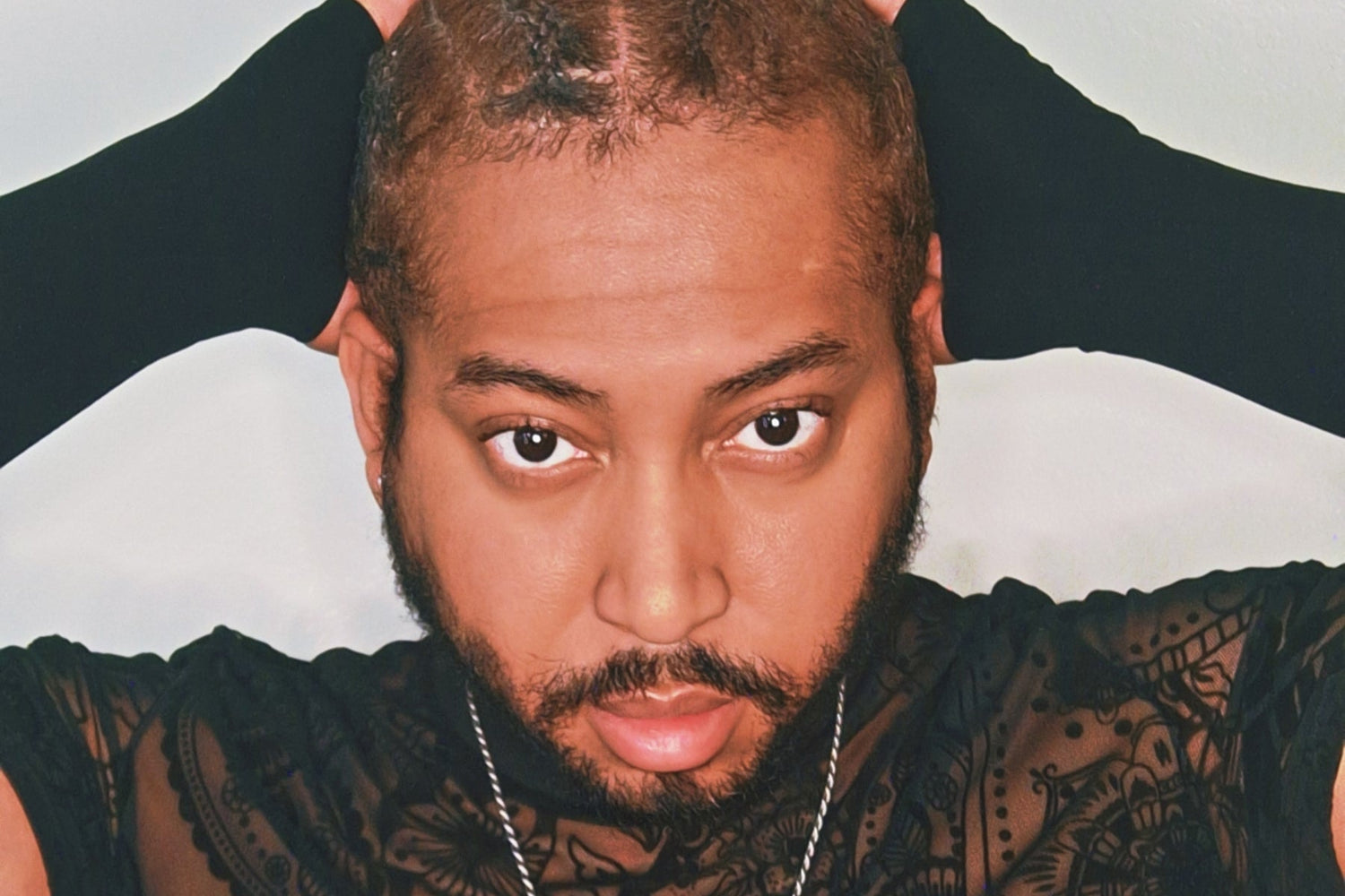 Travis Marks Redefines the Breakup Ballad with ‘Walked Away’