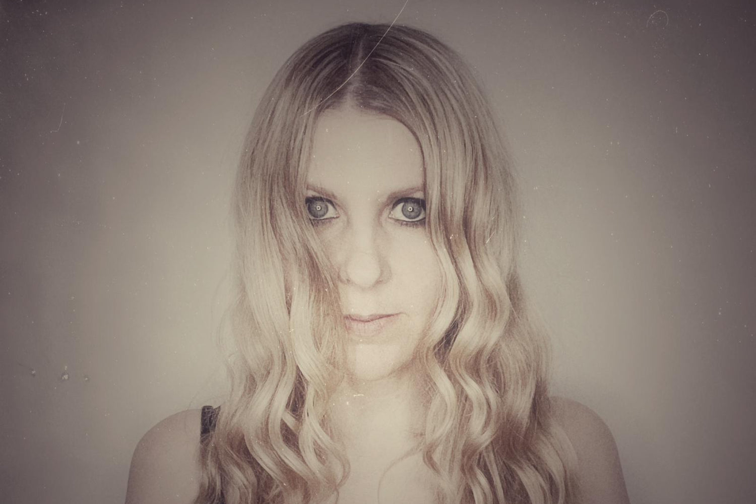 Aoife O'Leary Plants Her Feet Firmly on The Ground With New Single