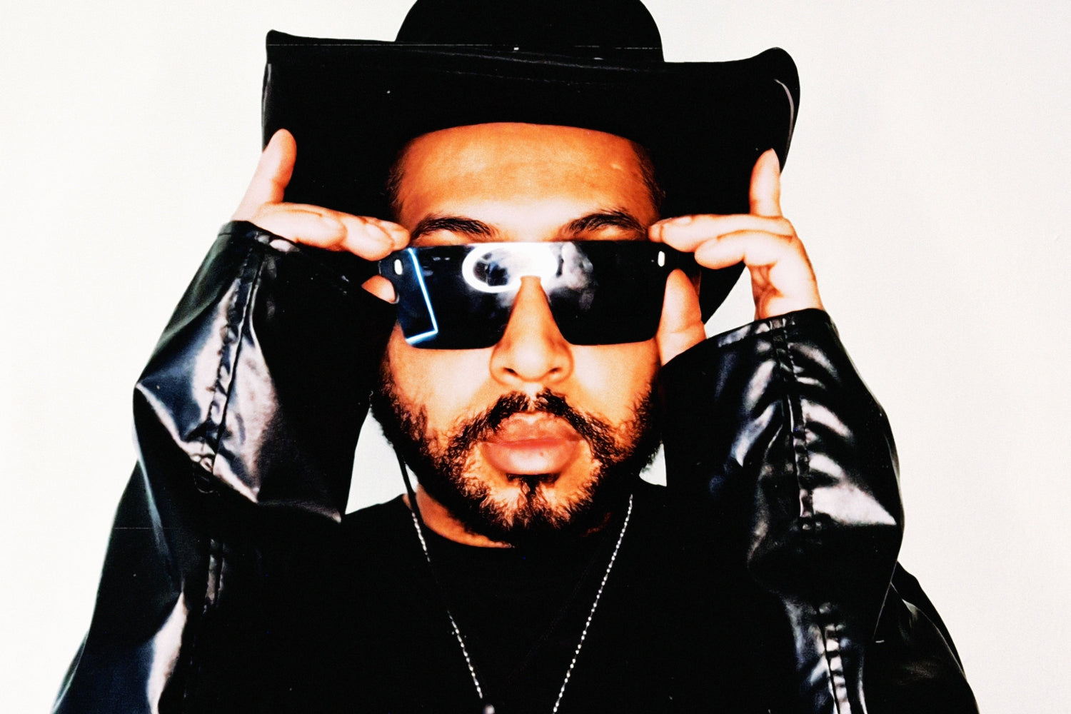 Soul Searching & Twilight Hours Colour Travis Marks’ New Mini Album