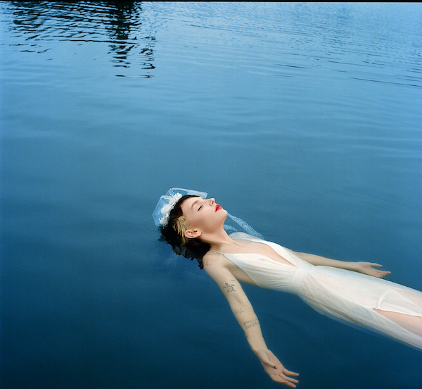 Gal Musette - 'Into The Blue'