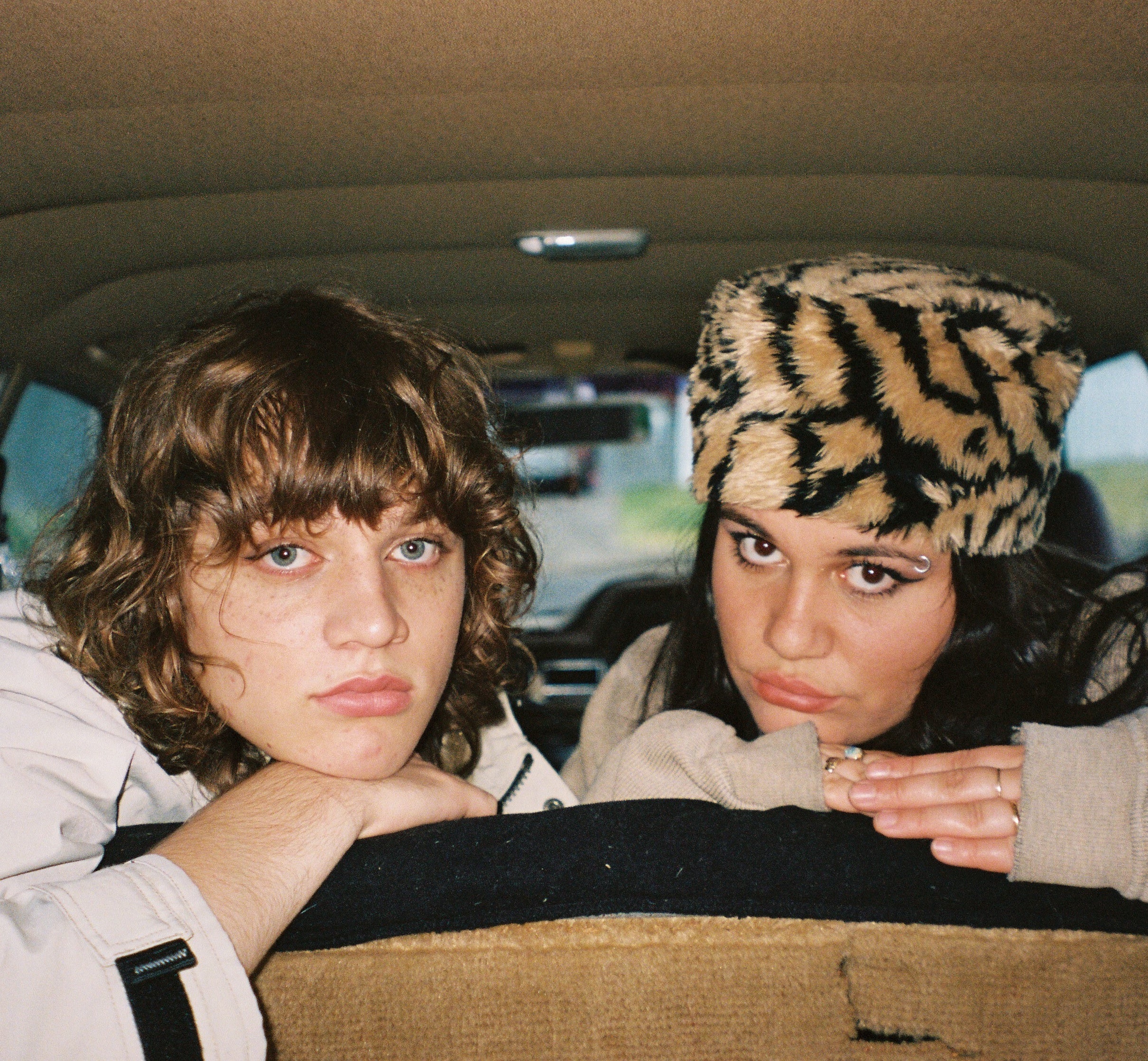 Caroline & Claude - 'Slap'