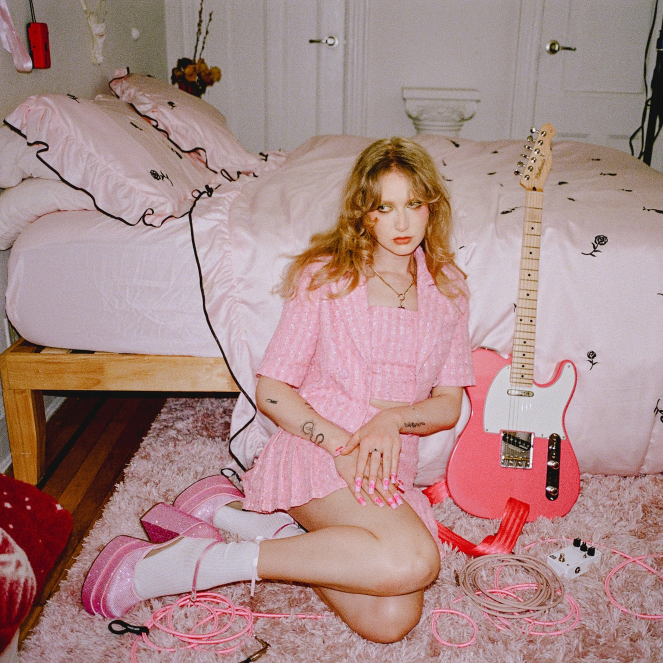 Brooklyn’s rlyblonde Unveils Visually Rich New Video for 'Dumb Blonde'