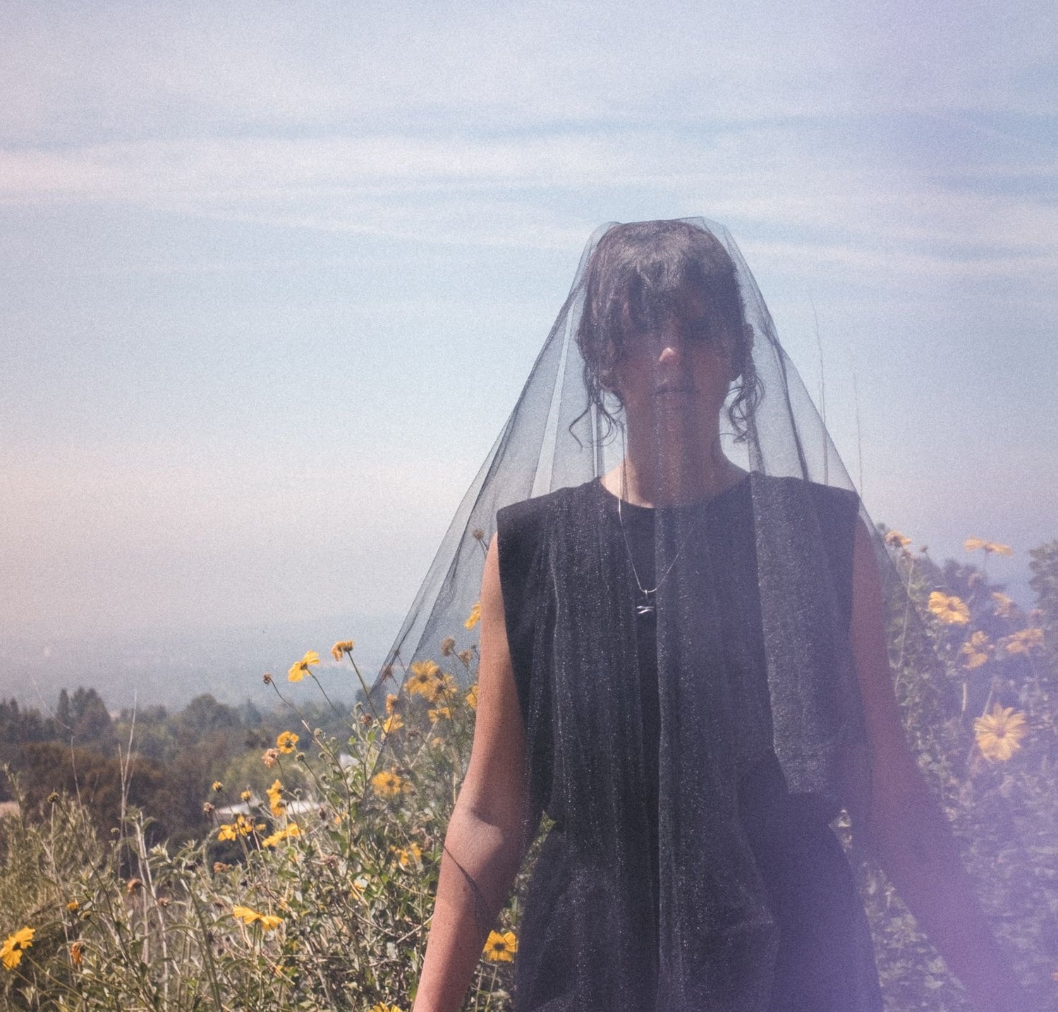 Magna announces her new album 'Teeth' and shares an emotive glimpse in lead single 'Paul'