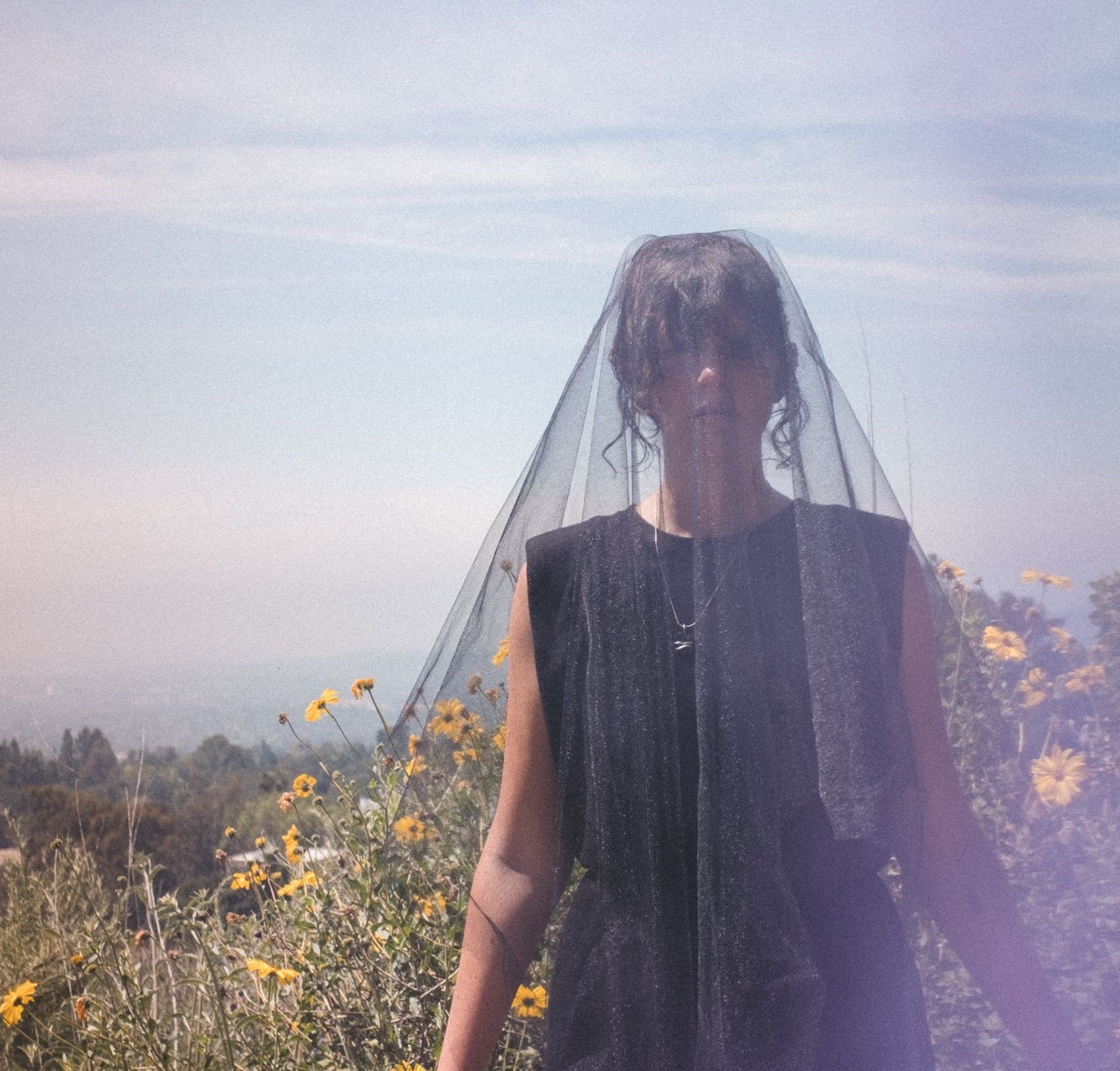 Magna announces her new album 'Teeth' and shares an emotive glimpse in lead single 'Paul'